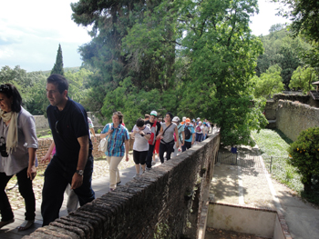 Subida hasta los aposentos del Monasterio.
